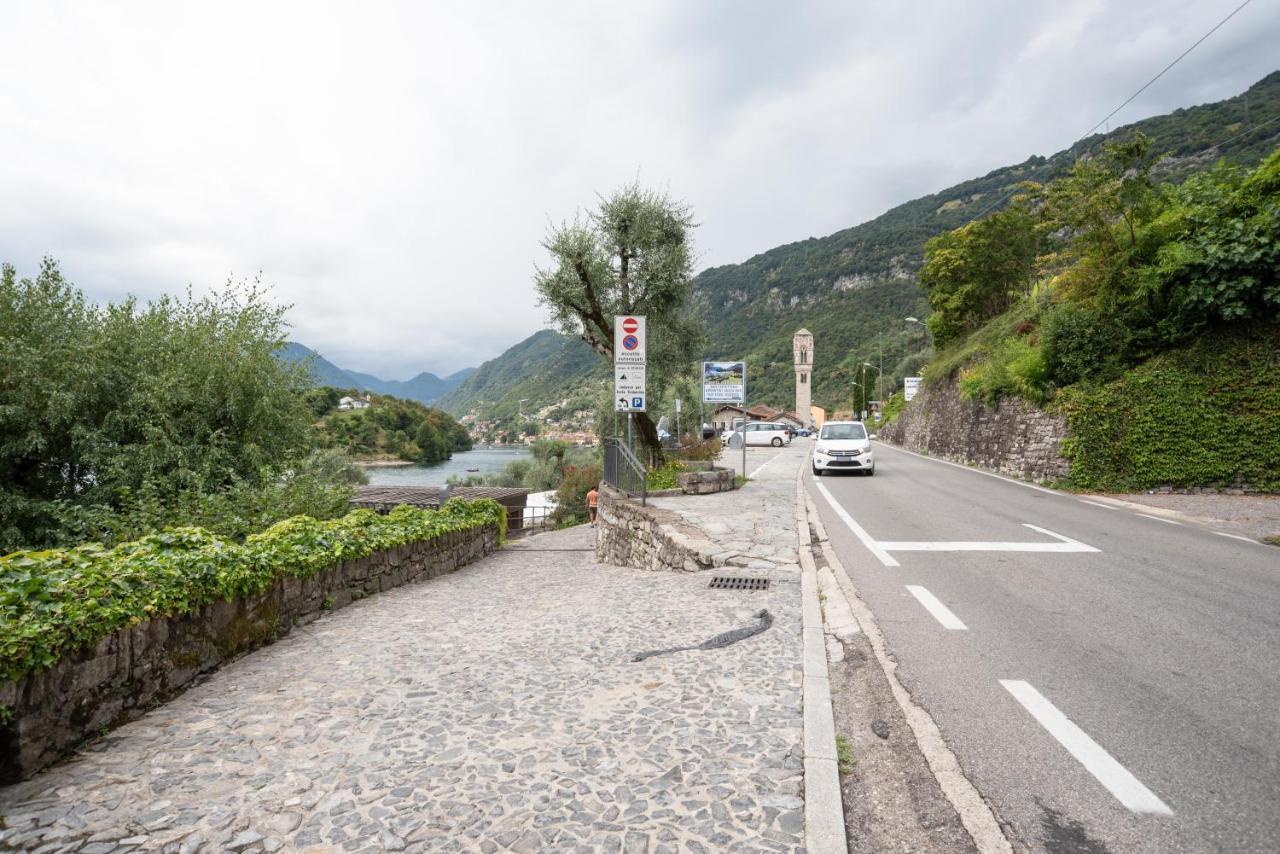 Lake Como Studio With Balcony And Private Parking Ossuccio Zewnętrze zdjęcie
