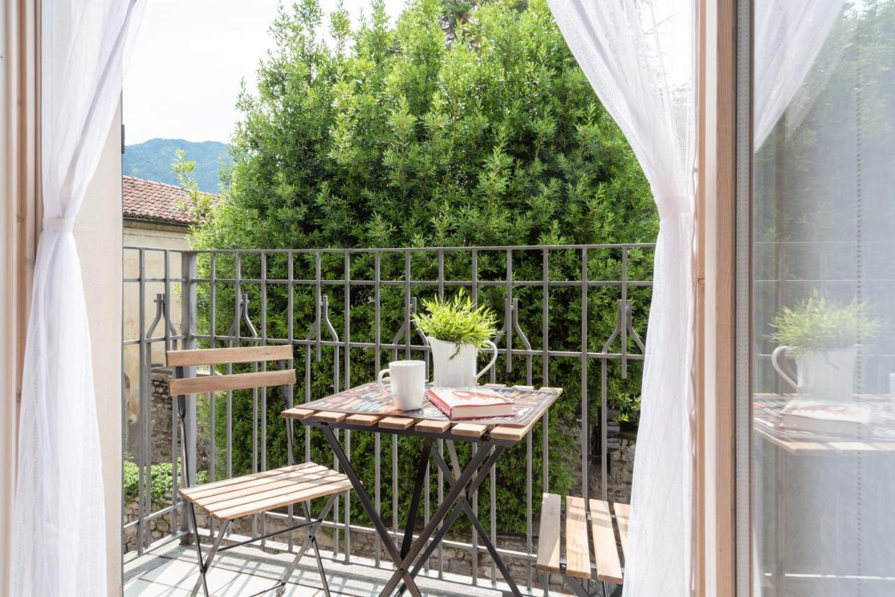 Lake Como Studio With Balcony And Private Parking Ossuccio Zewnętrze zdjęcie